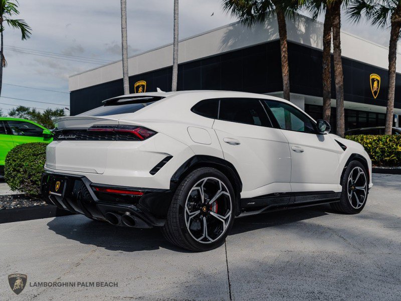 Used 2025 Lamborghini Urus SE image 6