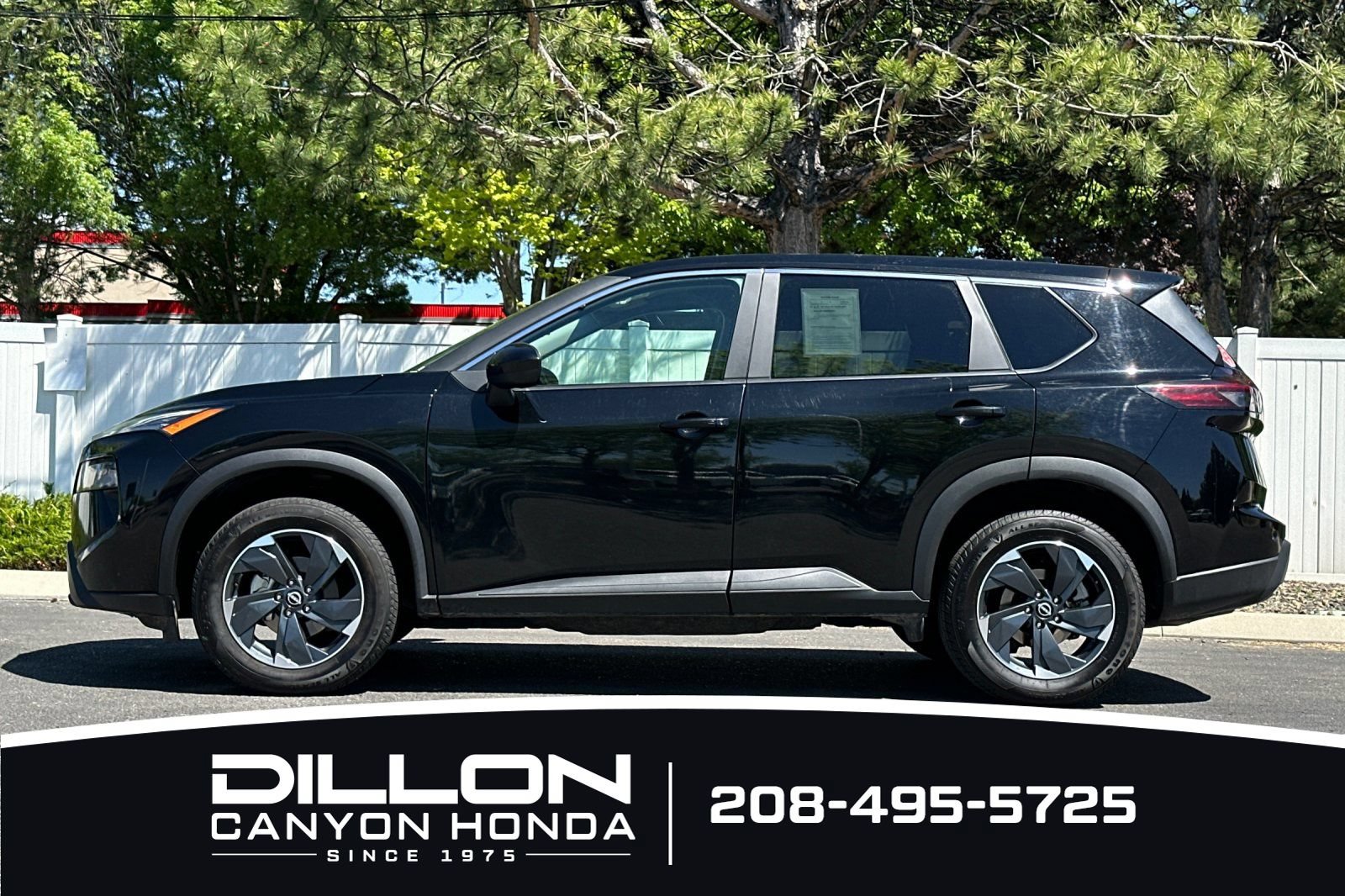 Used 2024 Nissan Rogue SV AWD/4WD image 10