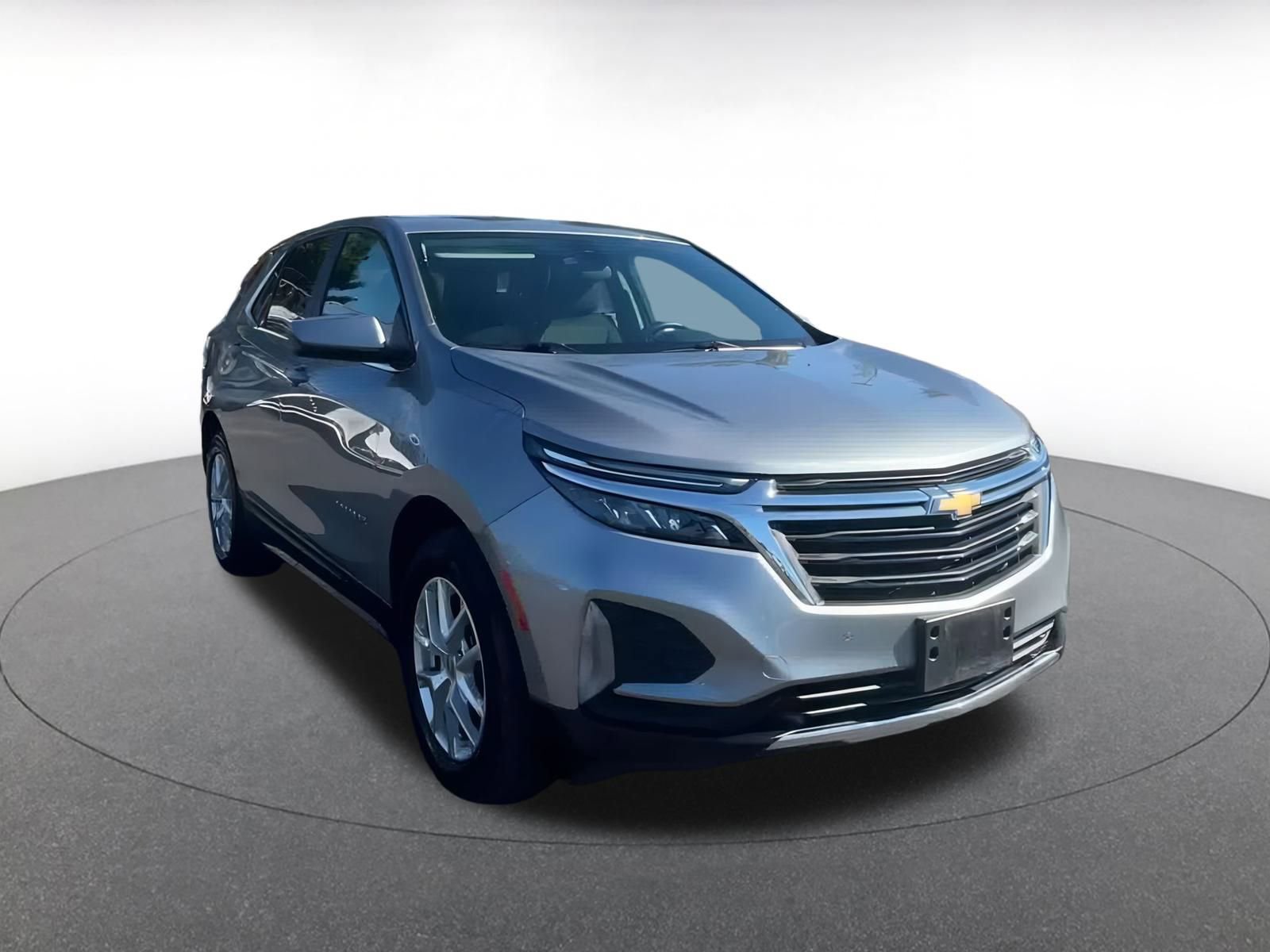 Used 2024 Chevrolet Equinox LT image 3