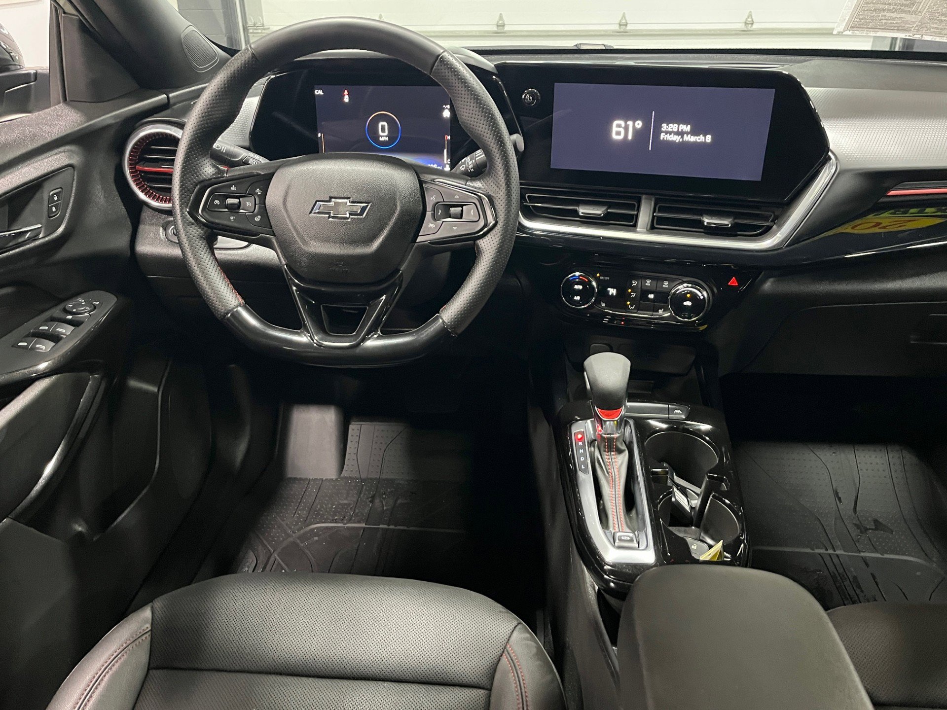 Certified 2024 Chevrolet Trax RS w/ Sunroof Package FWD image 12