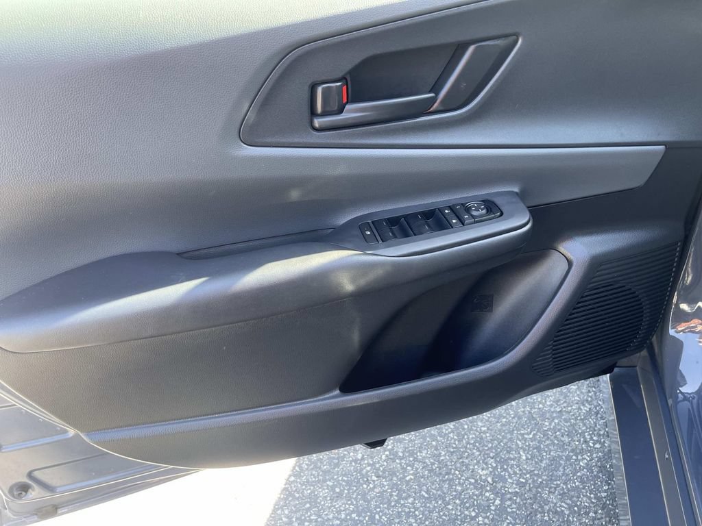 Used 2025 Toyota Prius LE FWD image 16