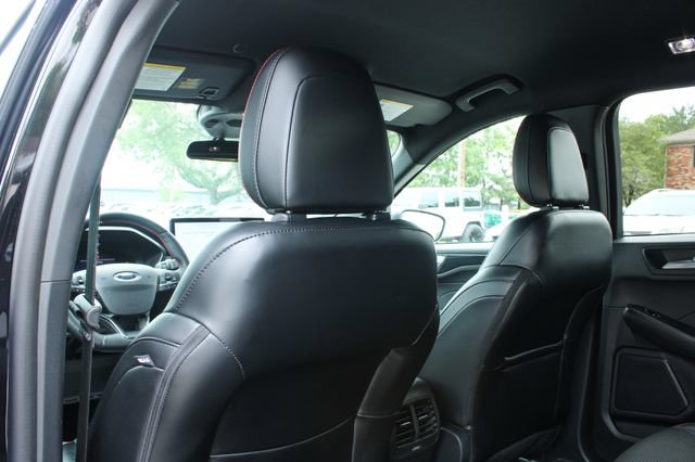 Used 2024 Ford Escape ST-Line w/ Tech Pack #1 AWD/4WD image 32