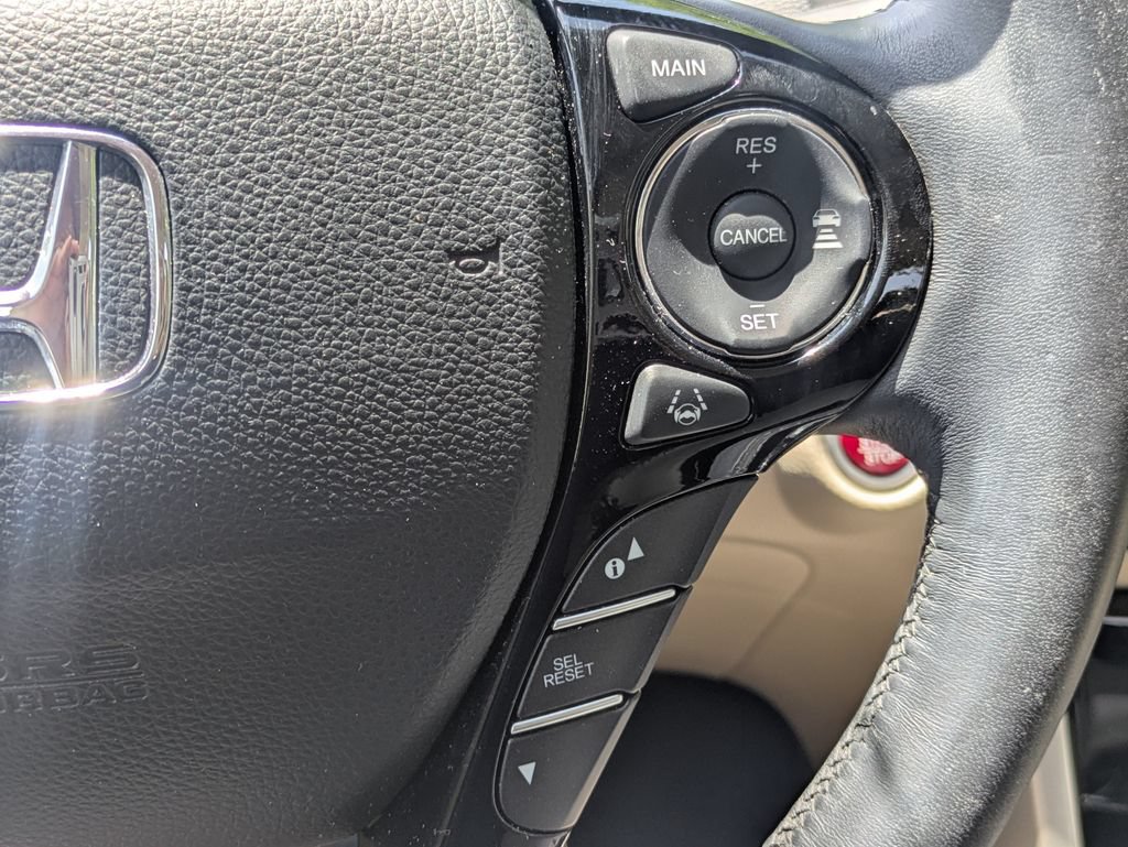 Used 2017 Honda Accord Touring image 33