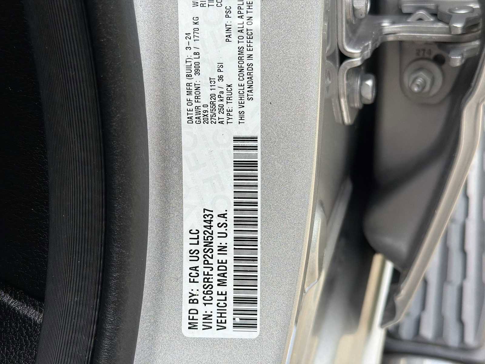 Used 2025 RAM 1500 Laramie AWD/4WD image 32