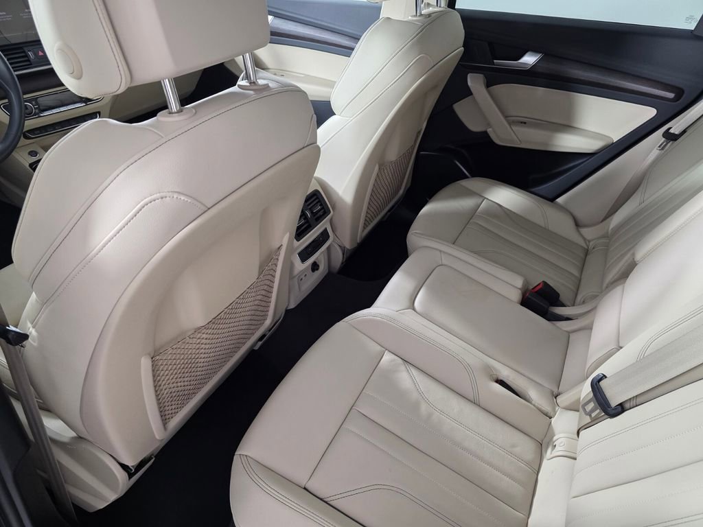 Used 2024 Audi Q5 2.0T Premium image 16