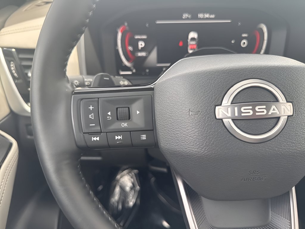 Used 2025 Nissan Rogue SL w/ Tech Package AWD/4WD image 16