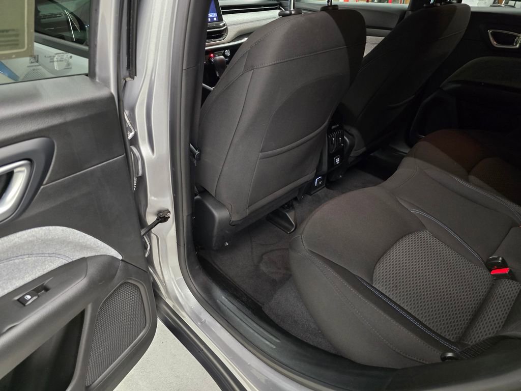 Used 2023 Jeep Compass Sport image 27