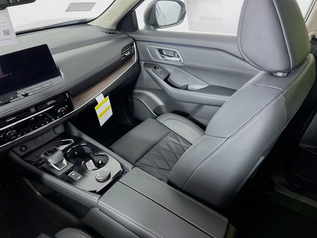 New 2026 Nissan Rogue Platinum image 22