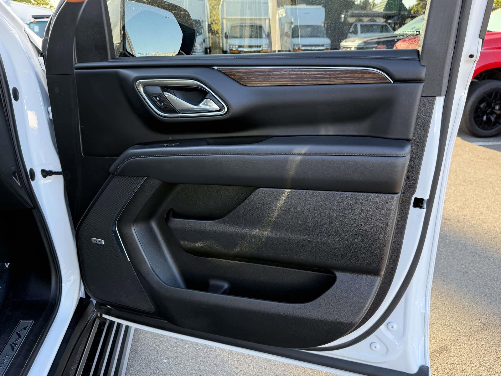 Certified 2023 Chevrolet Suburban High Country image 23