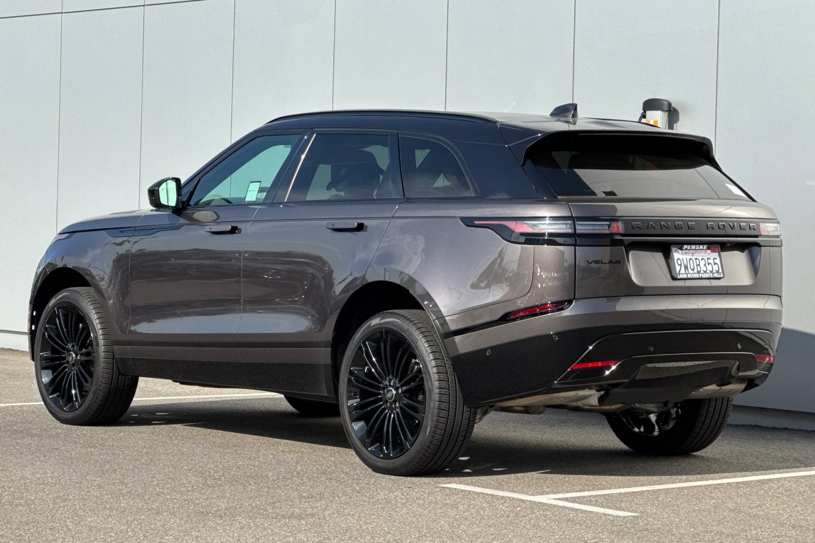 Certified 2026 Land Rover Range Rover Velar Dynamic SE AWD/4WD image 3