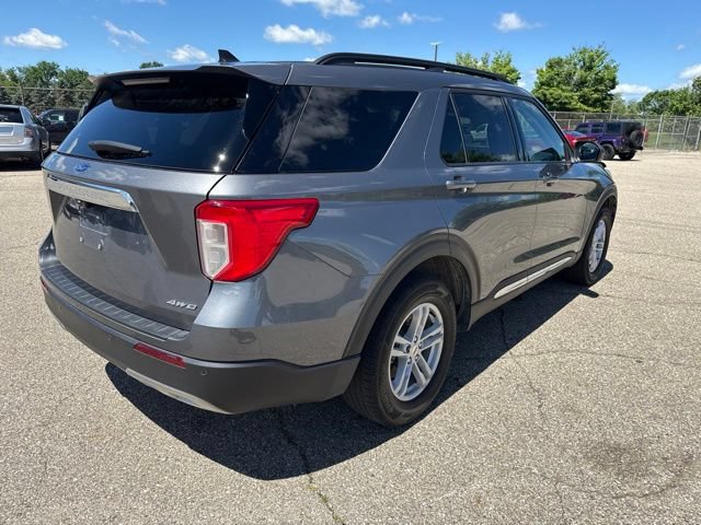Used 2024 Ford Explorer XLT w/ Equipment Group 202A AWD/4WD image 7
