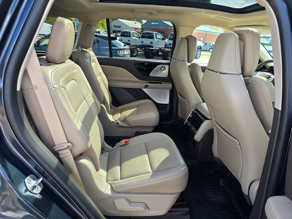 Used 2022 Lincoln Aviator Reserve w/ Equipment Group 201A image 12