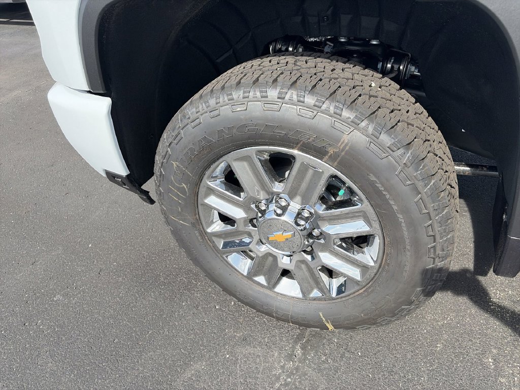 New 2026 Chevrolet Silverado 3500 High Country w/ High Country Premium Package AWD/4WD image 10