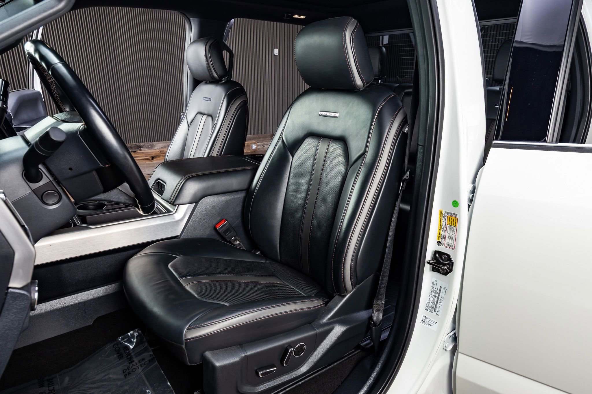 Used 2022 Ford F250 Platinum w/ FX4 Off-Road Package image 31