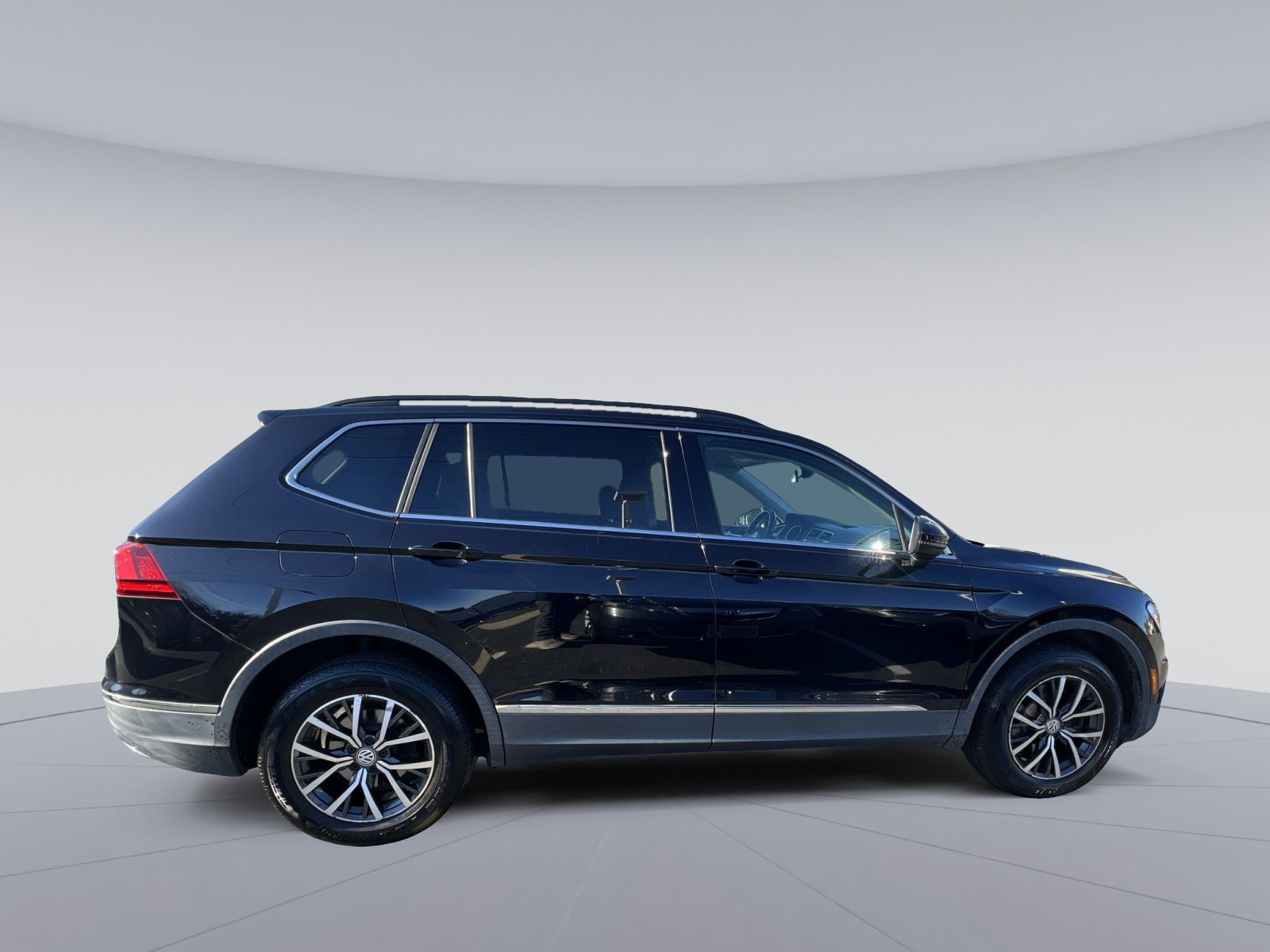 Used 2018 Volkswagen Tiguan SE image 10