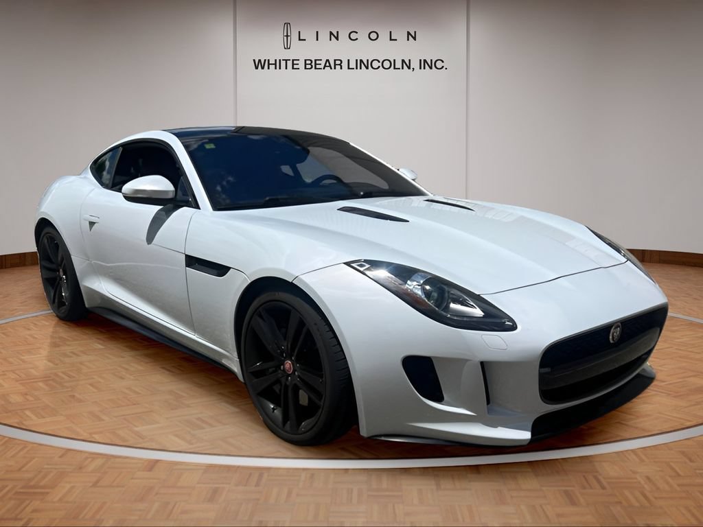 Used 2017 Jaguar F-TYPE Coupe RWD image 11