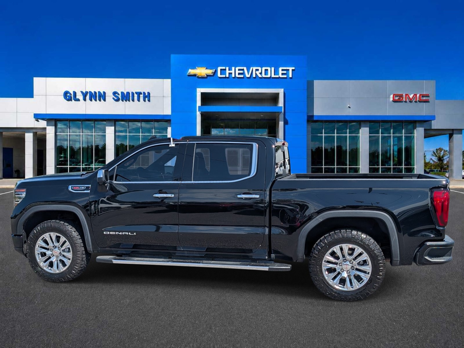 Used 2025 GMC Sierra 1500 Denali w/ Technology Package AWD/4WD image 12