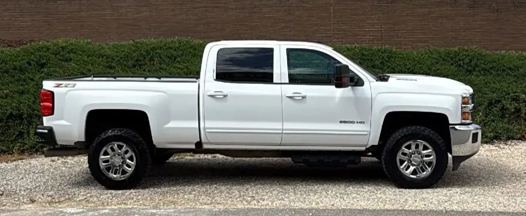Used 2019 Chevrolet Silverado 2500 LT AWD/4WD image 5