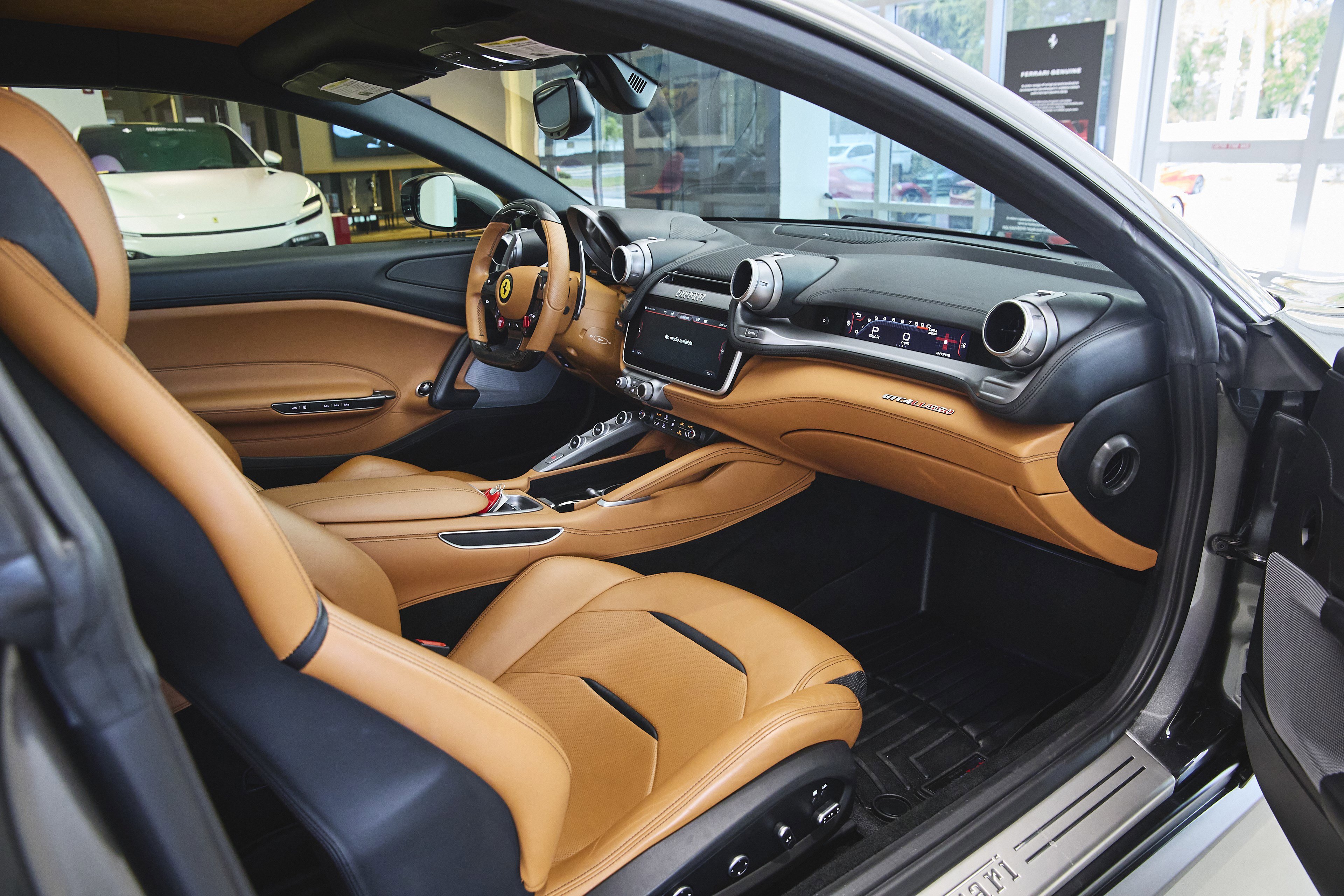 Used 2018 Ferrari GTC4Lusso image 40