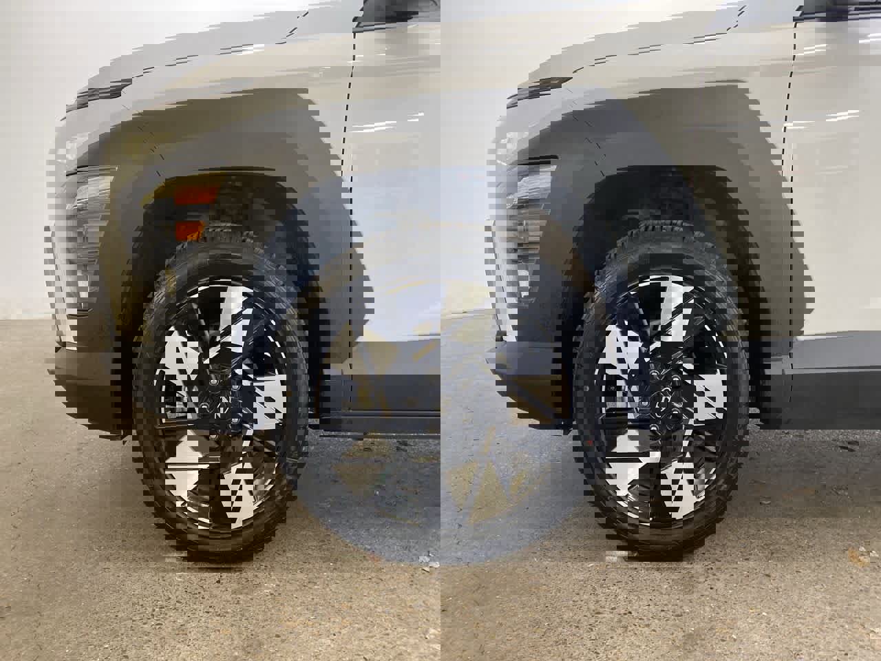 Used 2024 Hyundai Kona SEL image 11