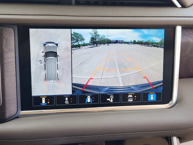 Used 2021 GMC Yukon Denali w/ Denali Premium Package image 19