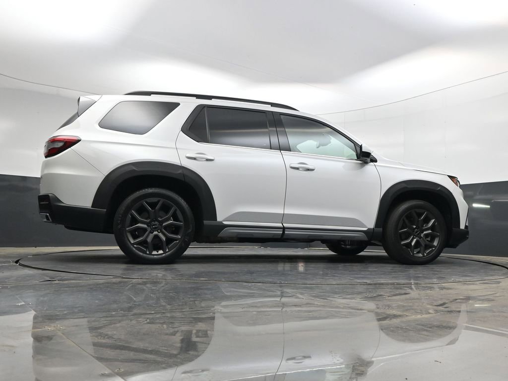 Used 2023 Honda Pilot Elite image 32