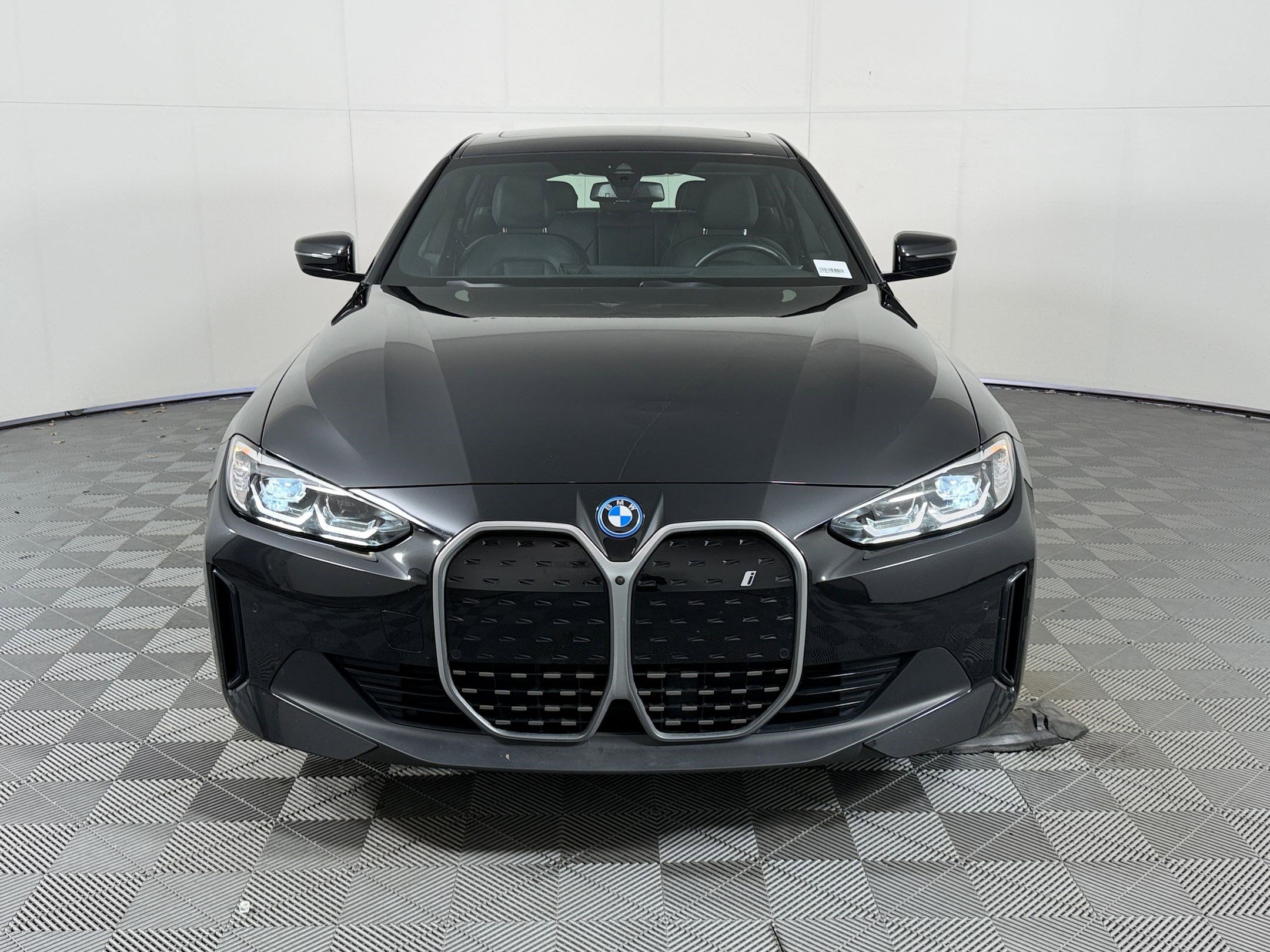 Used 2023 BMW i4 eDrive35 w/ Premium Package image 6