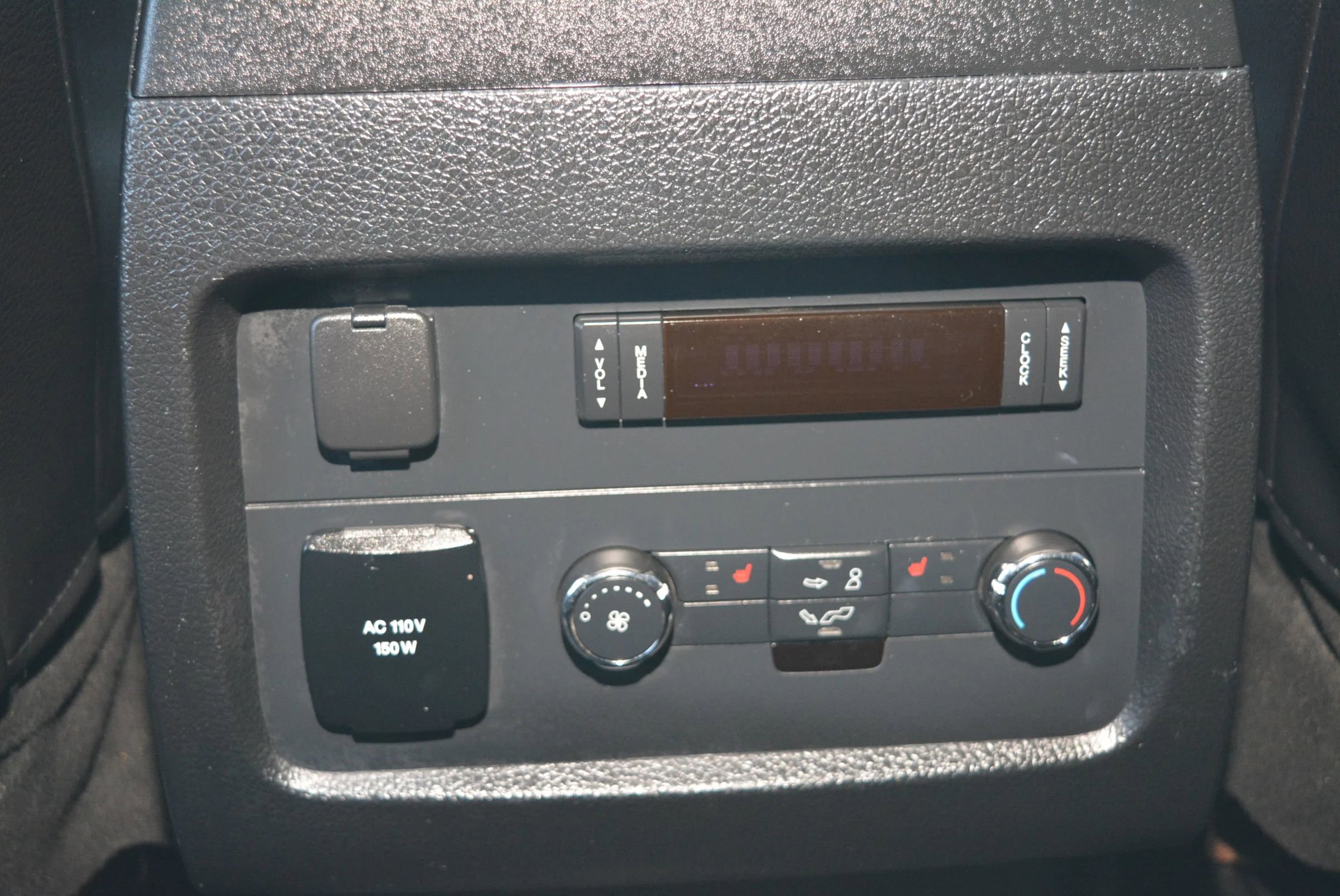 Used 2016 Ford Expedition Limited image 18