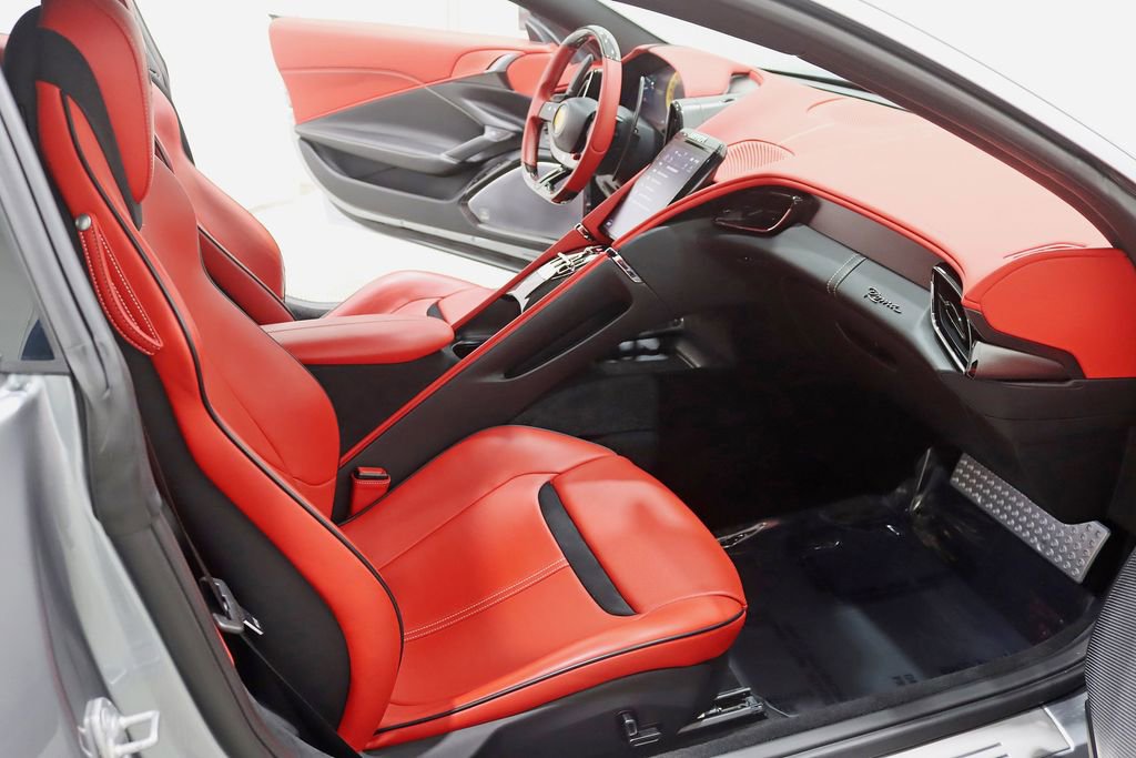 Used 2022 Ferrari Roma RWD image 41