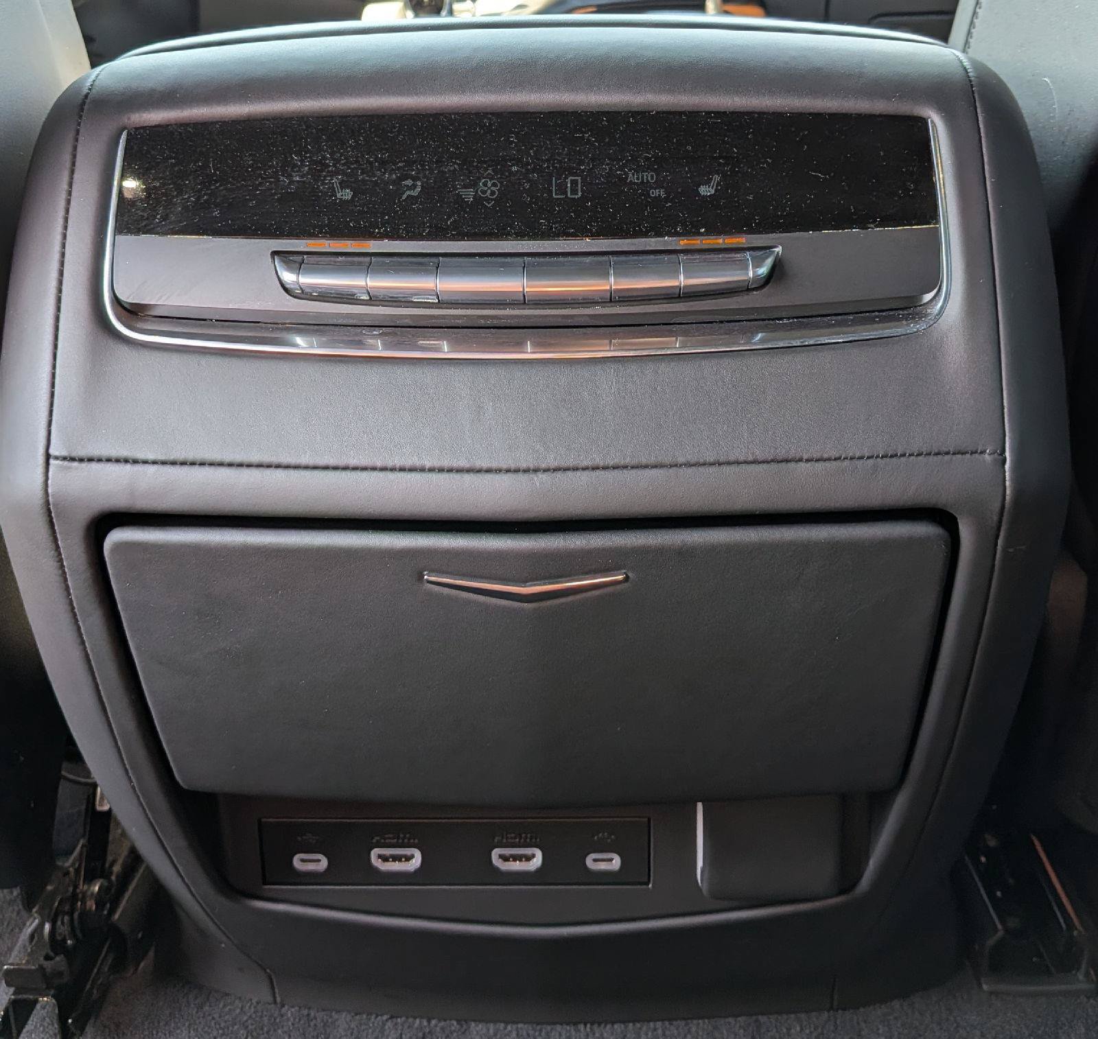 Used 2021 Cadillac Escalade Sport Platinum w/ LPO, ONYX Package AWD/4WD image 24
