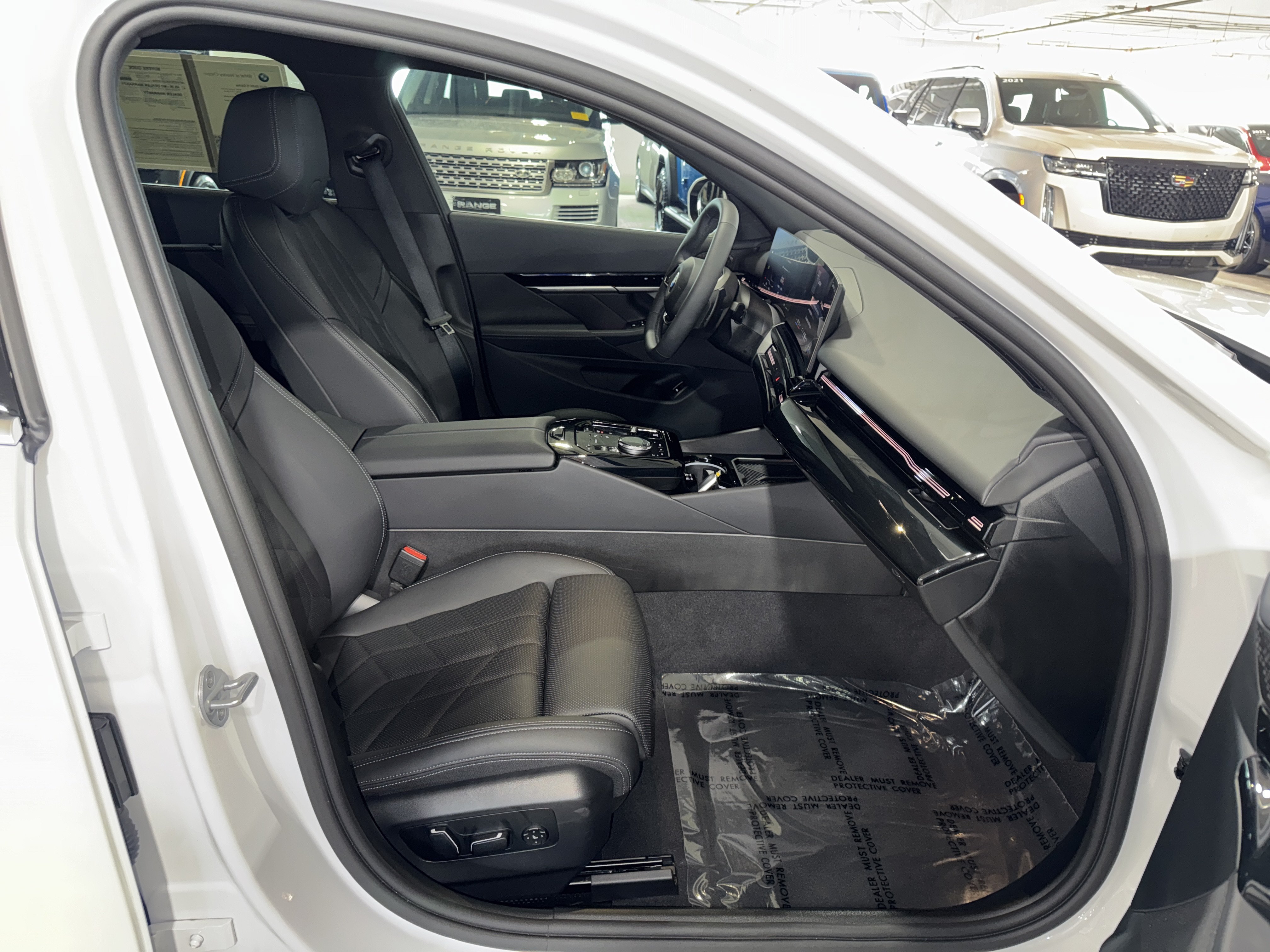 Used 2025 BMW 530i w/ Premium Package RWD image 10