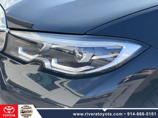 Used 2022 BMW 330i xDrive Sedan w/ Premium Package image 9