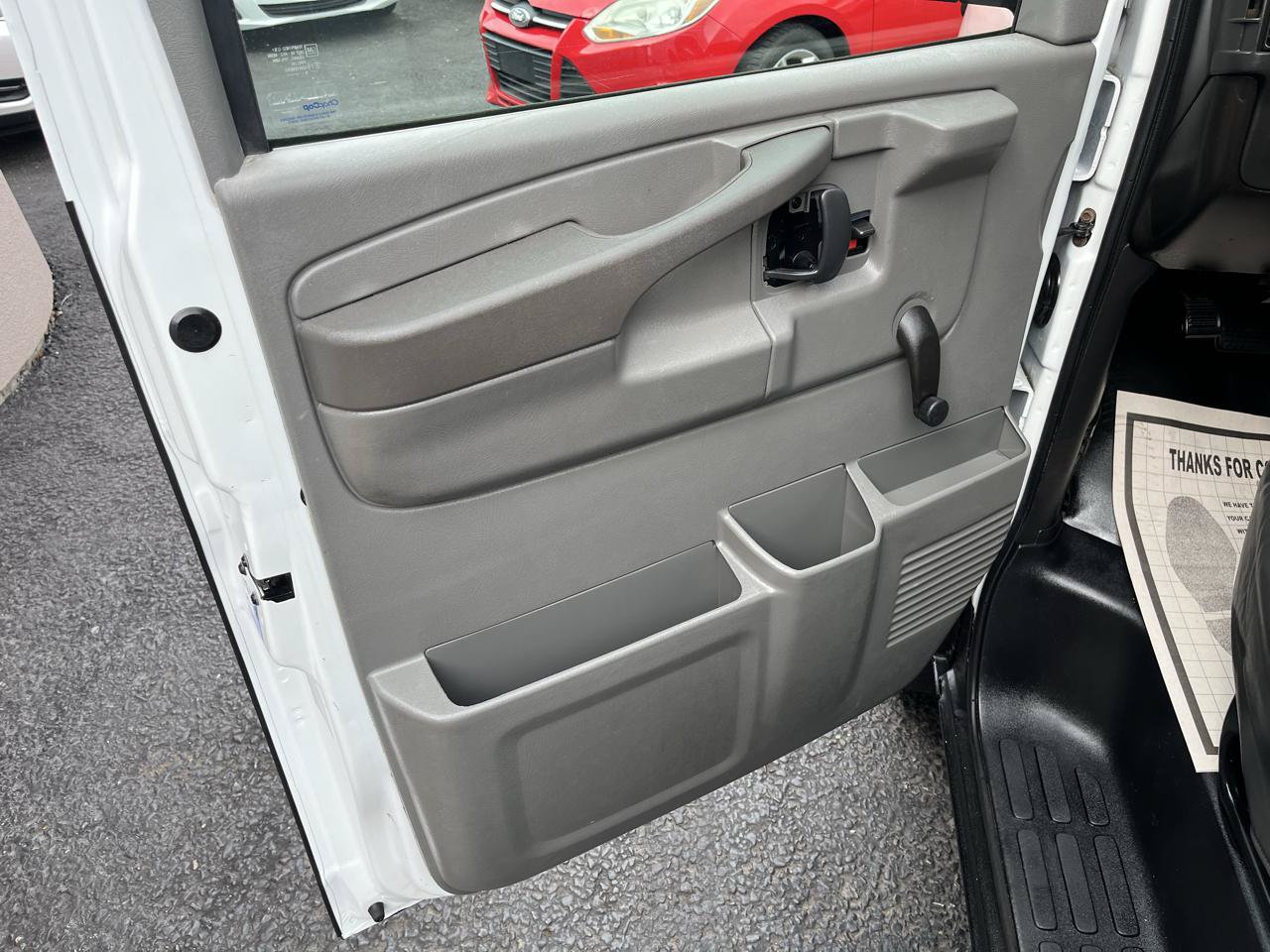 Used 2008 GMC Savana 3500 Extended RWD image 23
