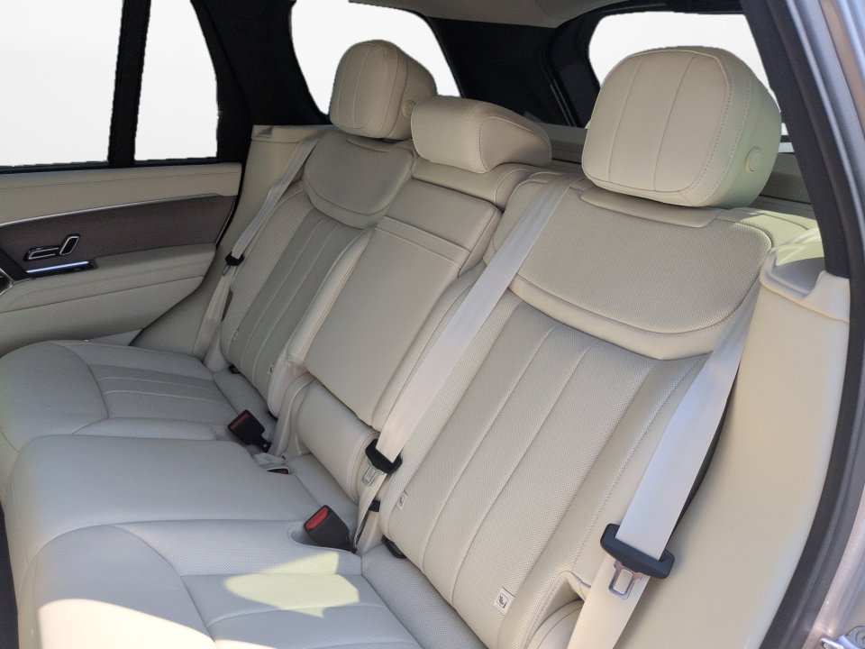 New 2026 Land Rover Range Rover SE AWD/4WD image 12