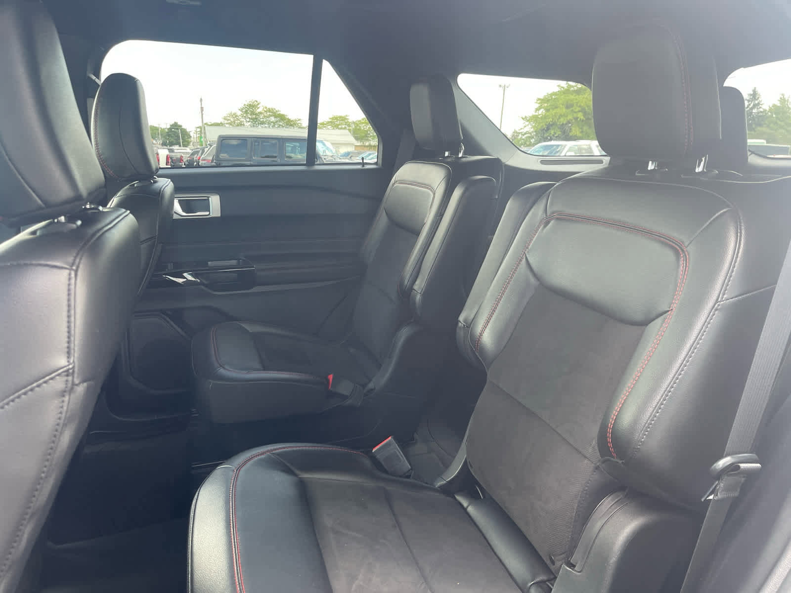 Used 2022 Ford Explorer ST-Line image 18