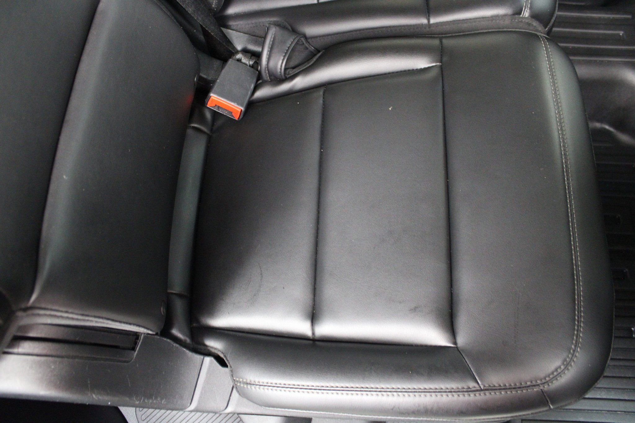 Used 2021 Ford Explorer XLT w/ Equipment Group 202A image 27