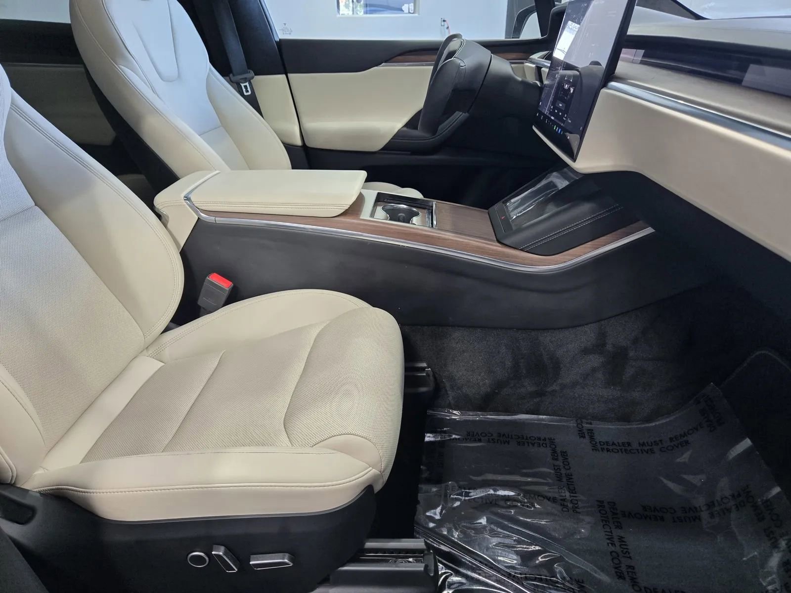 Used 2023 Tesla Model X image 7