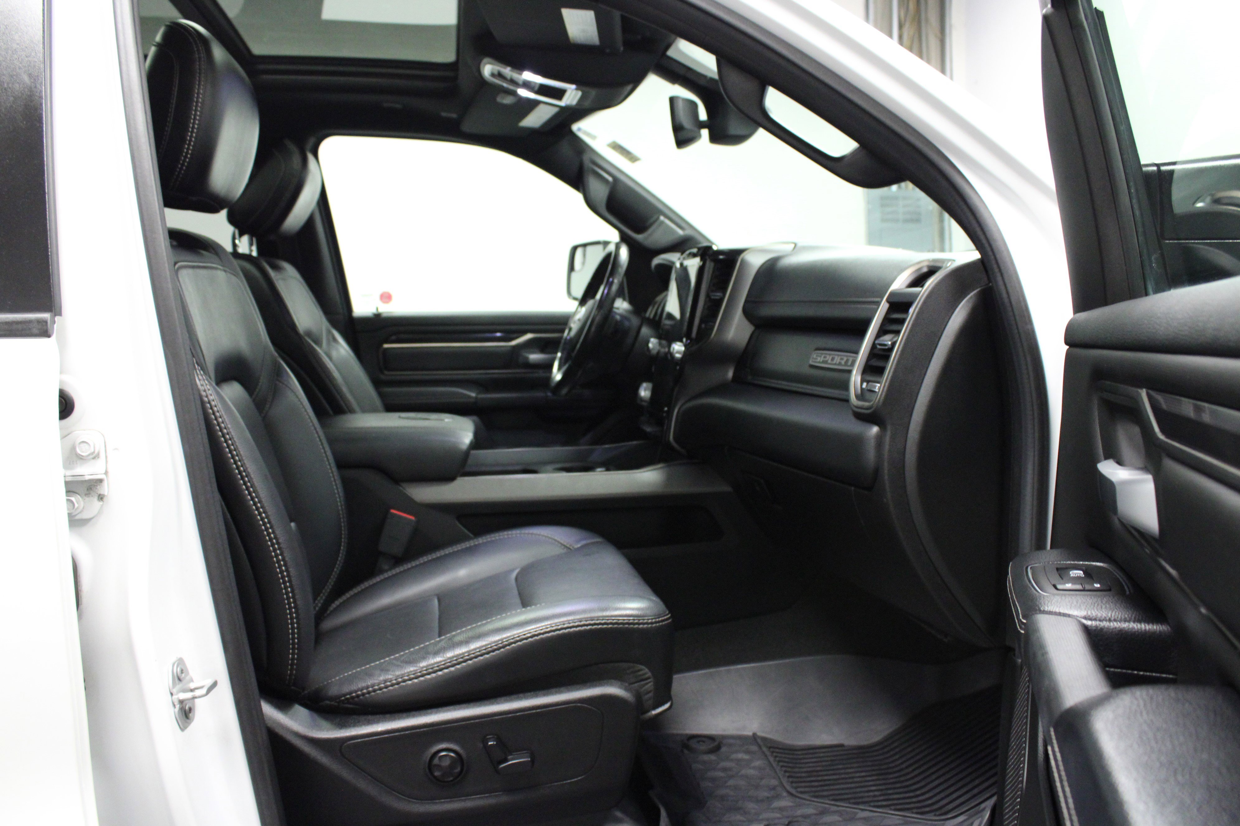 Used 2019 RAM 1500 Sport w/ Level 2 Equipment Group AWD/4WD image 16