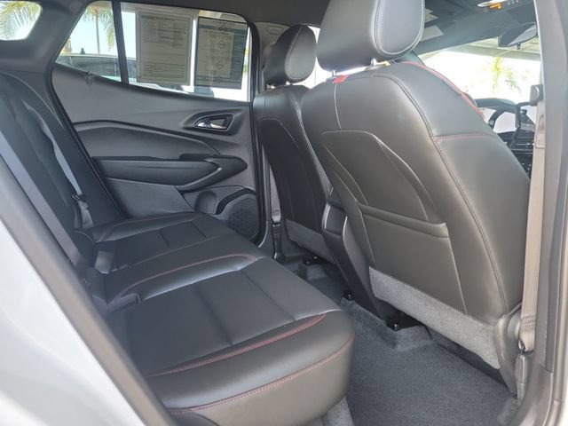 Used 2025 Chevrolet Trax RS FWD image 25