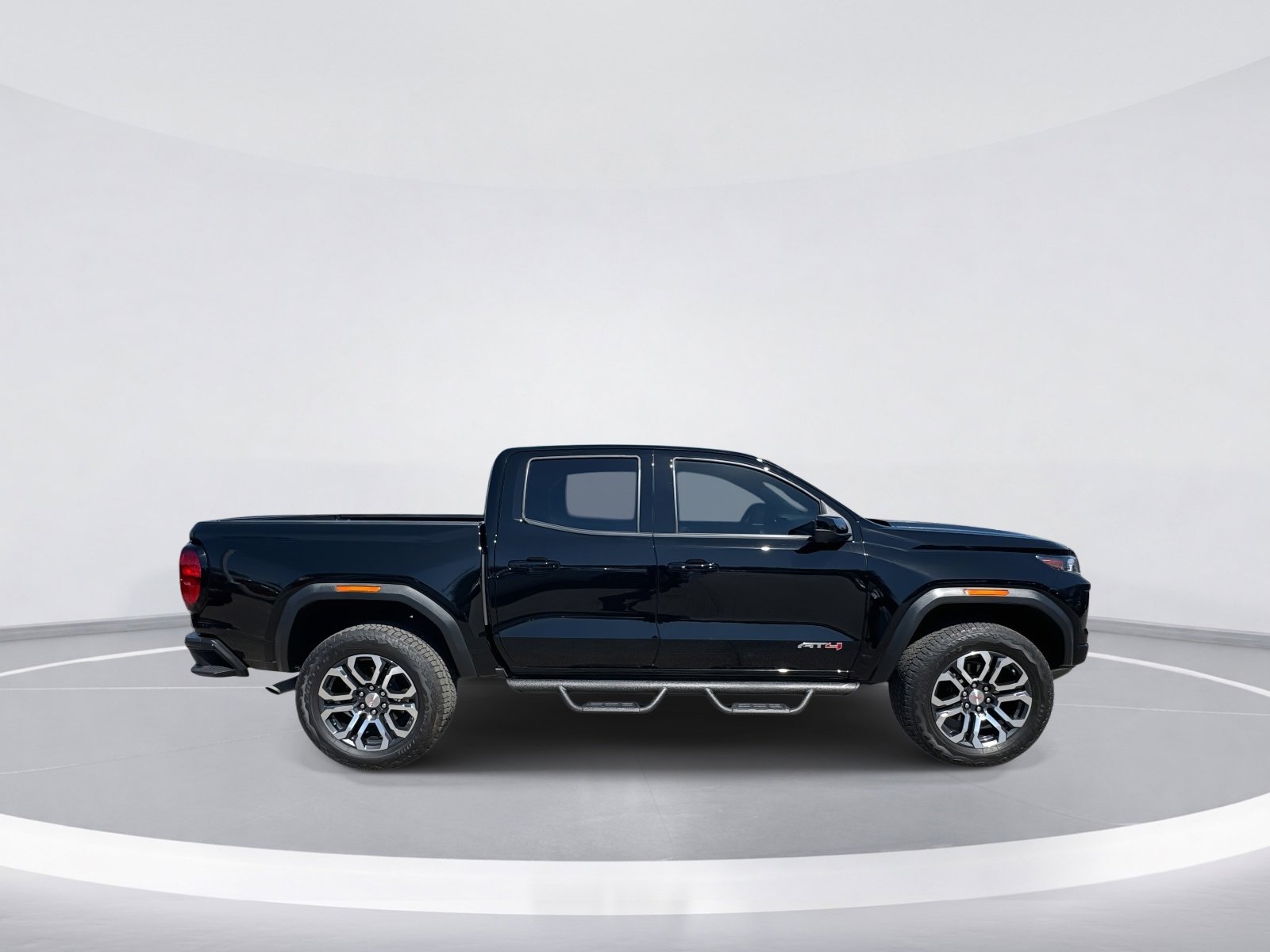 Certified 2024 GMC Canyon AT4 w/ AT4 Premium Package image 9