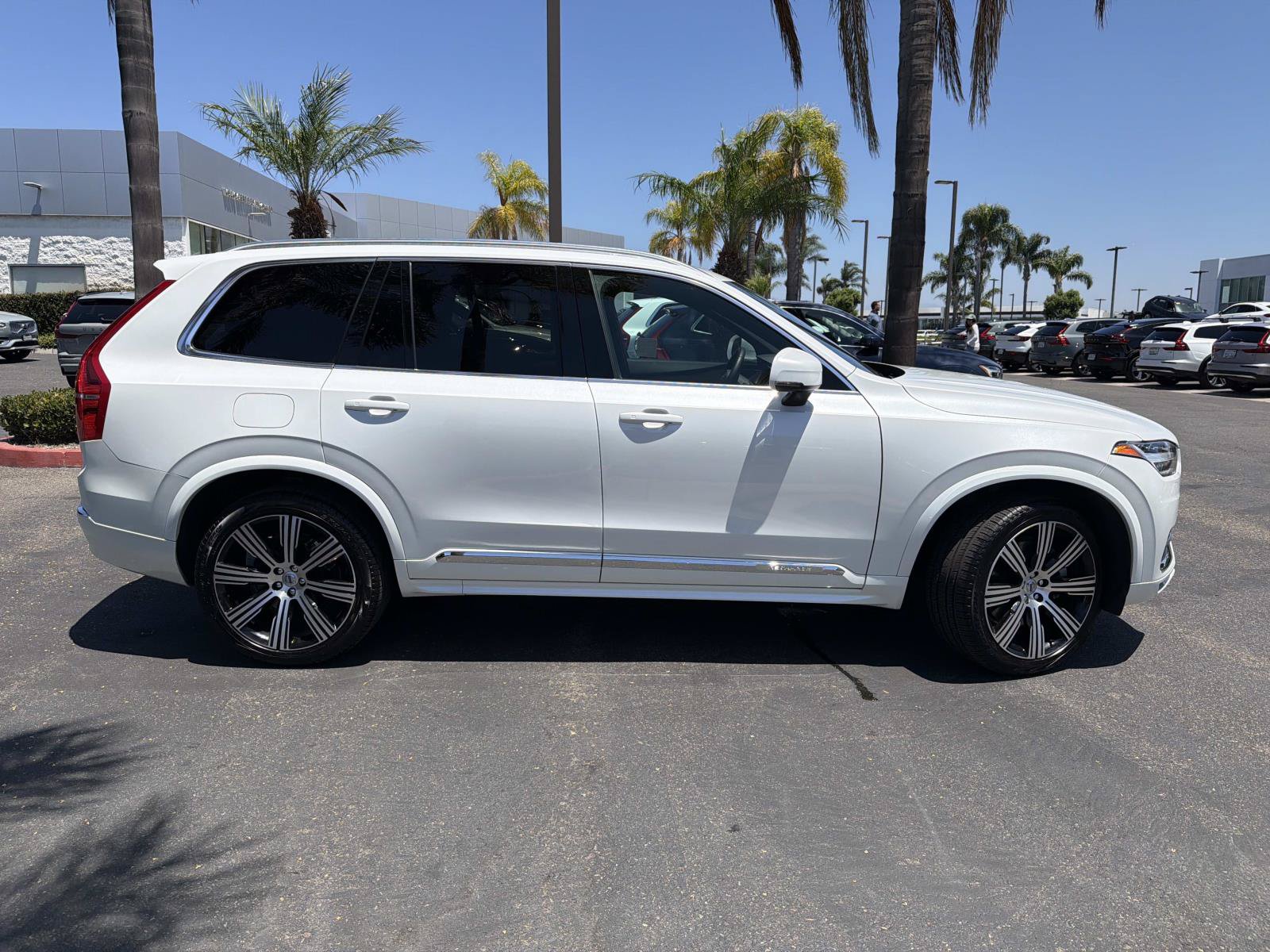 Certified 2024 Volvo XC90 T8 Core w/ Protection Package Premier AWD/4WD image 4