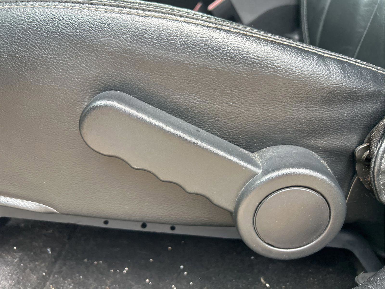 Certified 2016 Jeep Wrangler Unlimited Rubicon w/ Dual Top Group image 29