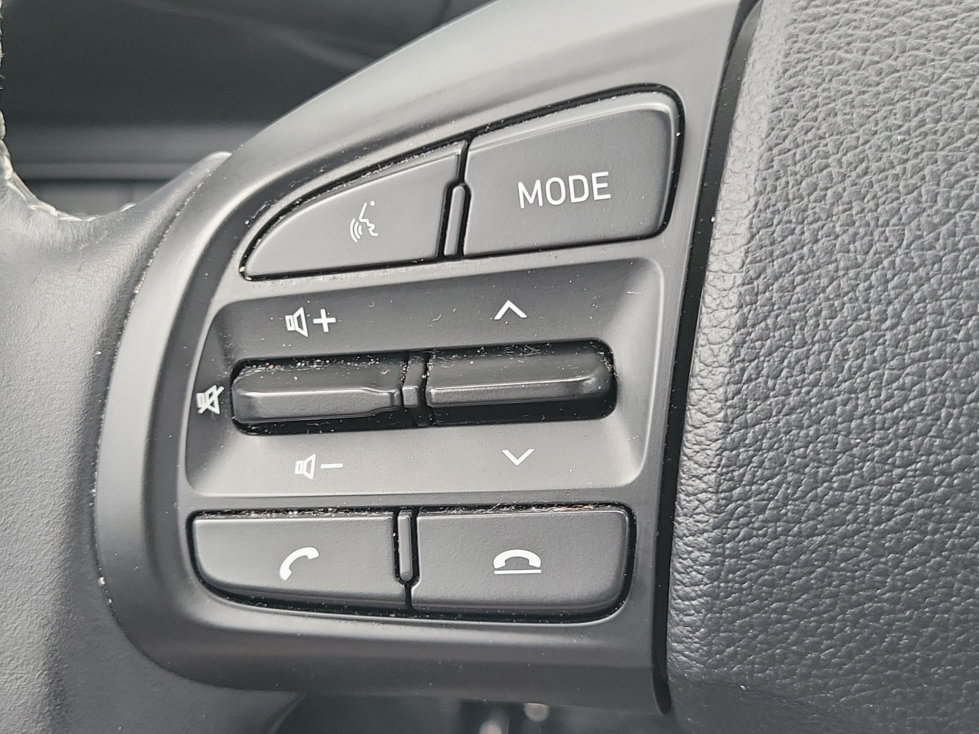 Used 2021 Hyundai Venue SEL FWD image 24