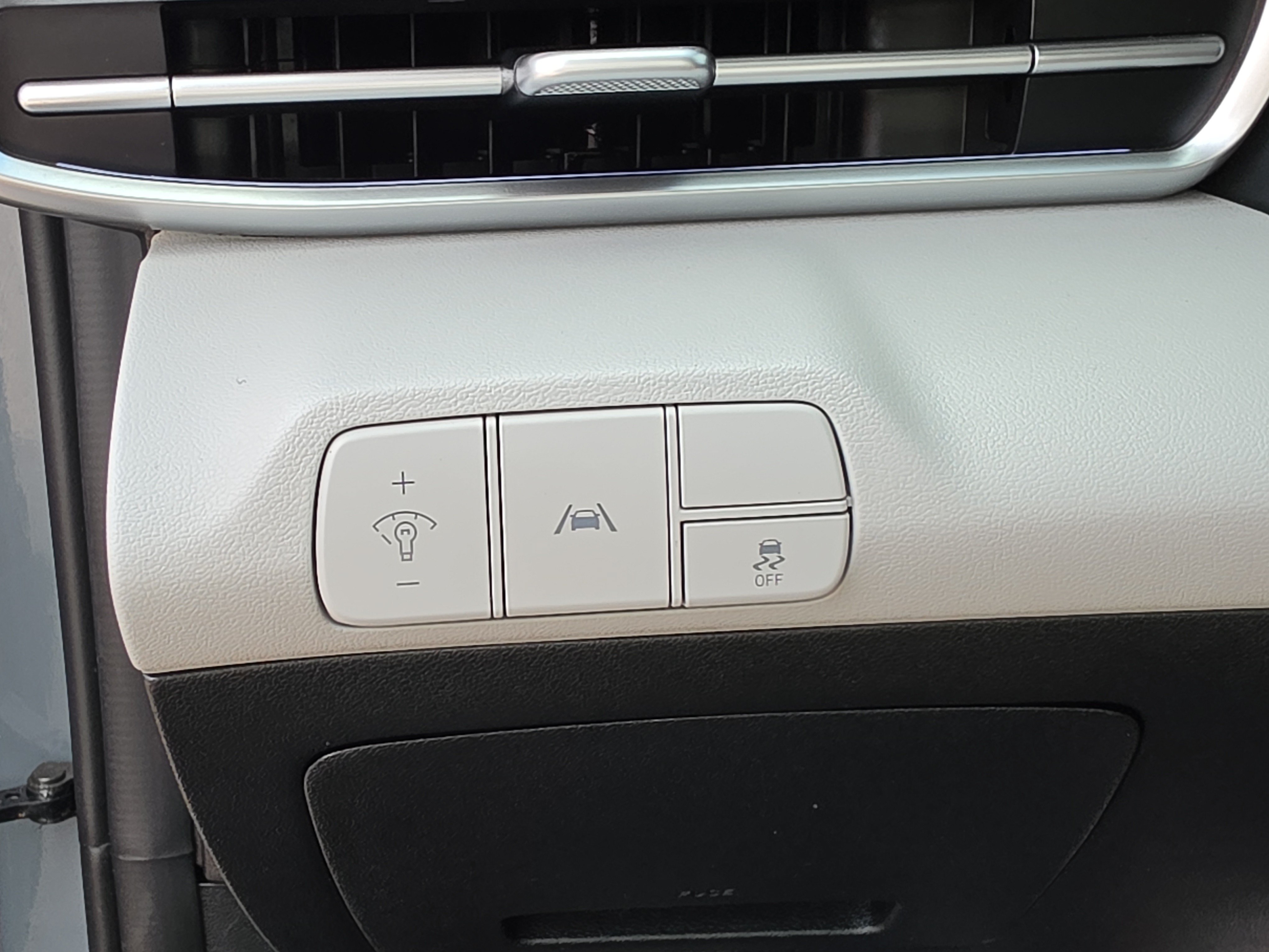 Used 2022 Hyundai Elantra Limited FWD image 27