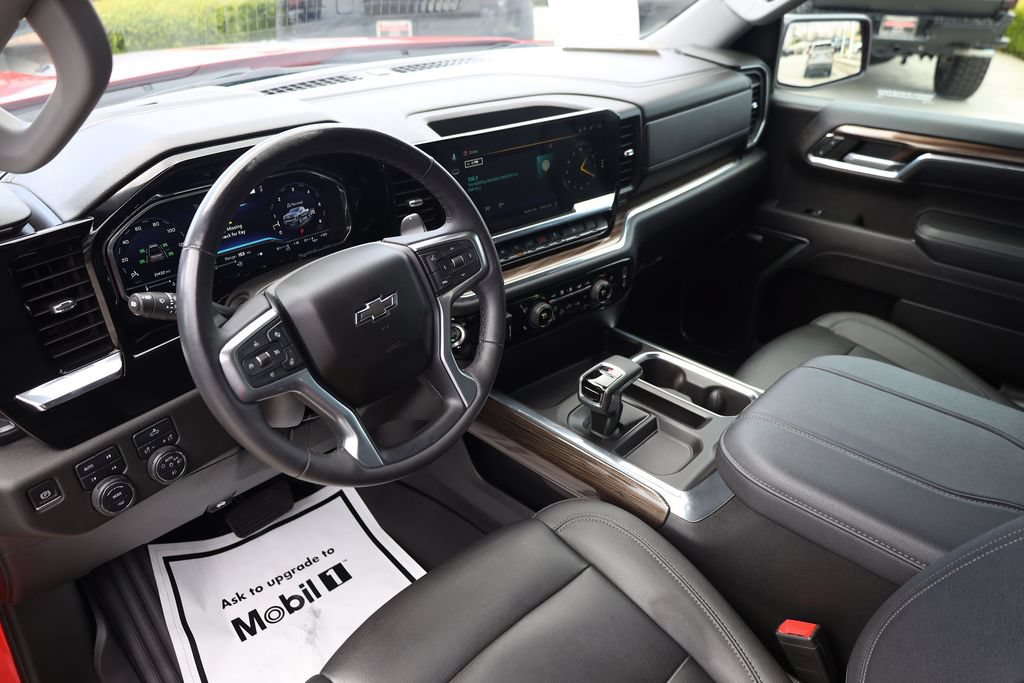 Used 2023 Chevrolet Silverado 1500 RST w/ Rally Edition AWD/4WD image 12