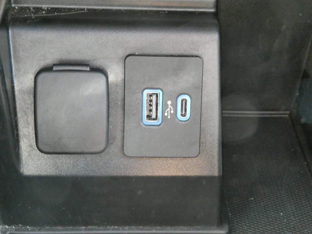 Used 2020 Ford Explorer Limited image 34