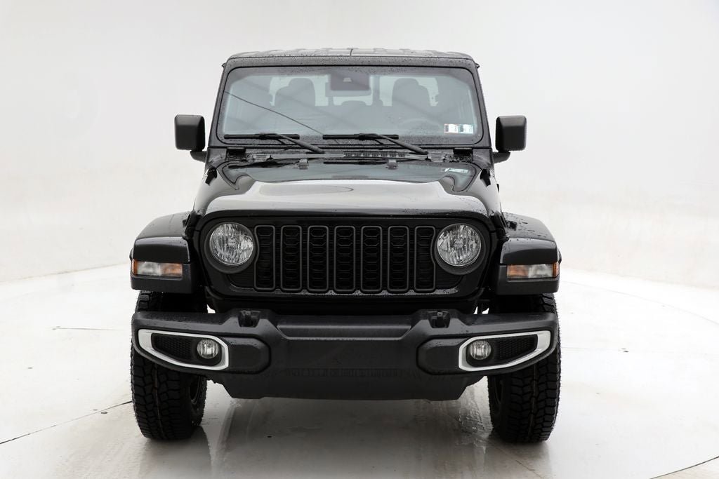 Used 2024 Jeep Gladiator Sport AWD/4WD image 4
