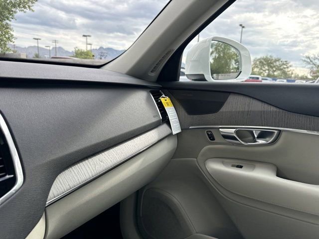 New 2025 Volvo XC90 T8 Plus w/ Protection Package Premier image 19