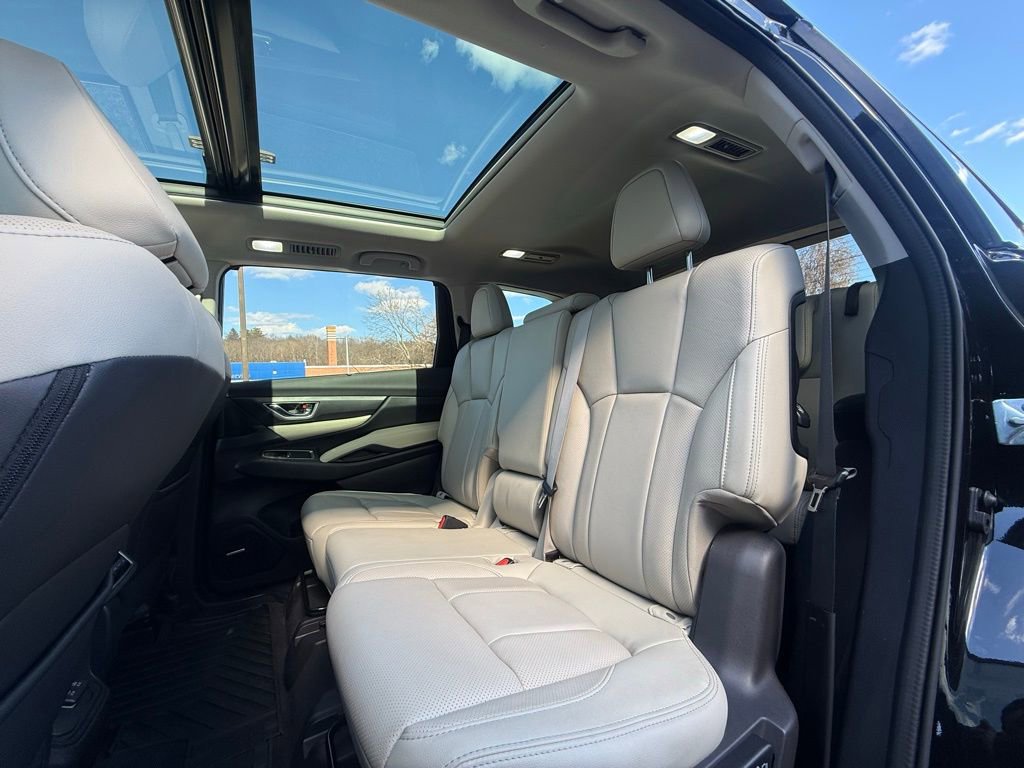 Used 2022 Subaru Ascent Limited w/ Technology Package image 16