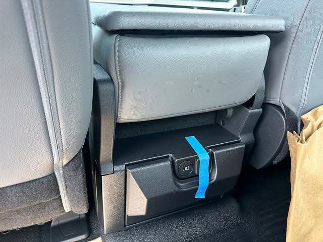 New 2025 Ford F550 4x4 Crew Cab Super Duty image 13